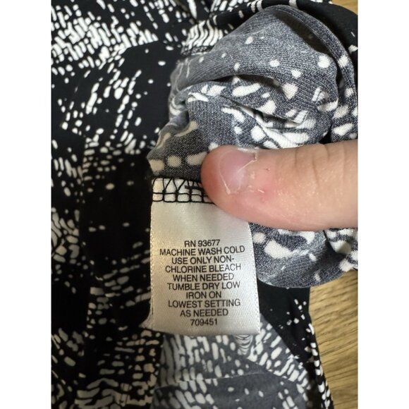 Liz Claiborne Scoop Neck Blouse Size Large Sleeveless Stretch Lightweight Office - Picture 6 of 7